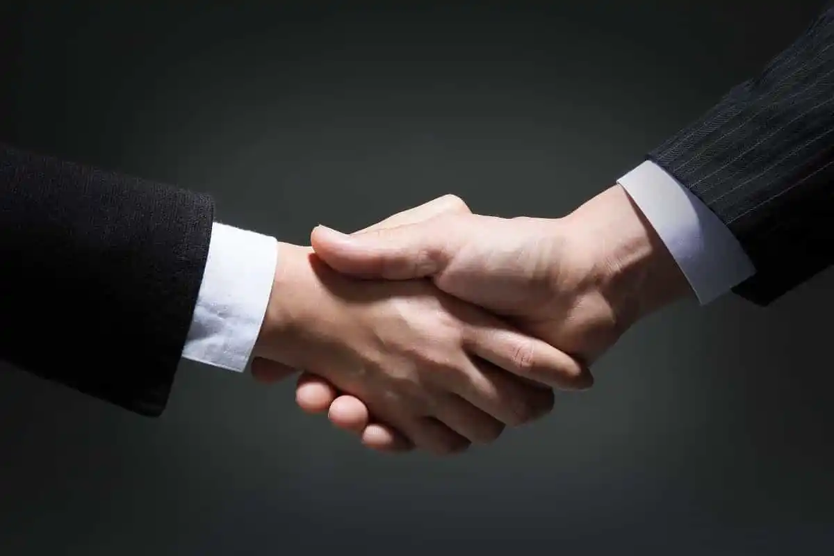 【弁護士監修】個人M&Aとは？メリット・注意点や小規模案件の探し方を紹介