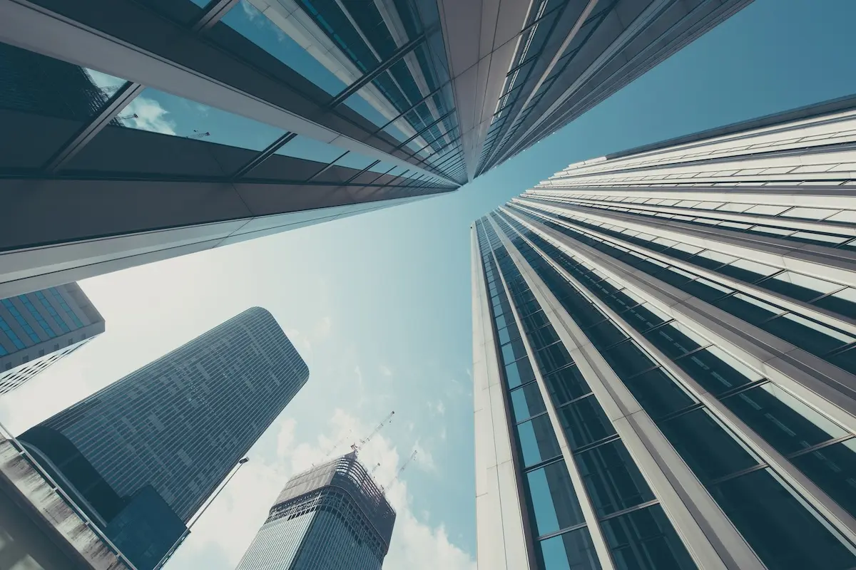 関連会社とは？定義や関係会社・子会社との違い、メリット・デメリットを解説