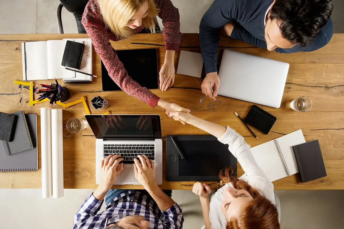 同族会社とは？税法上の判定基準や特別規定、メリット・デメリットを解説