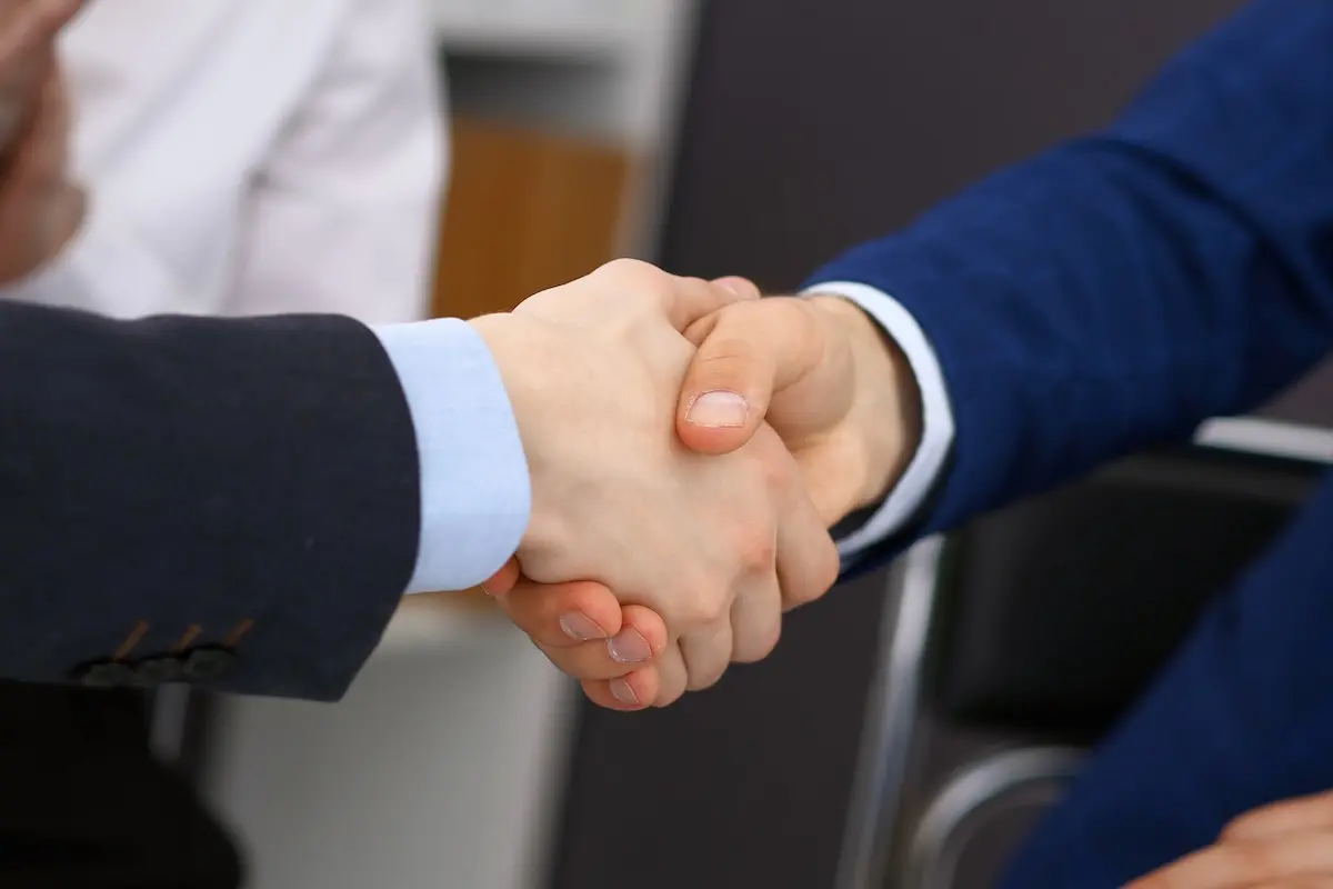 整骨院業界のM&A・事業承継の動向！現状やメリット、売却価格相場や最新事例も解説