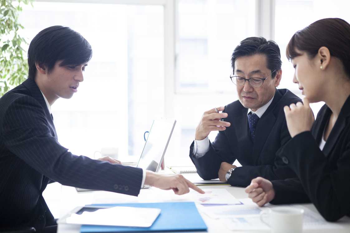 企業買収で株価は上がる?下がる? M&Aによる株価の変動理由や事例を解説