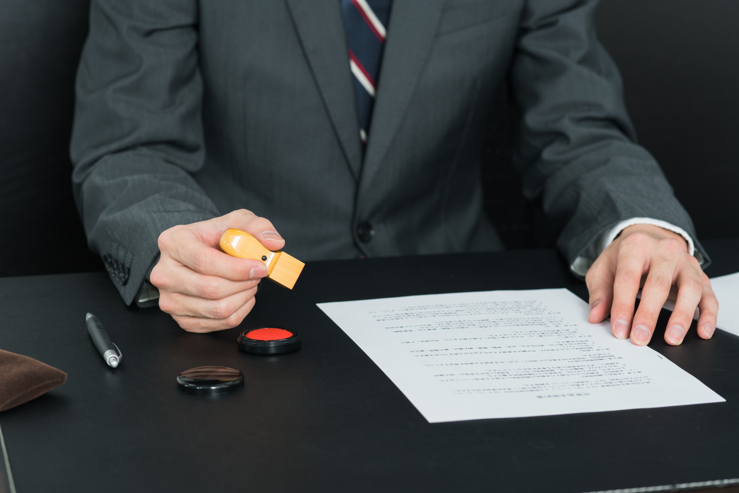 株式譲渡承認請求書とは？株式譲渡の記入例や手続きの流れを完全ガイド