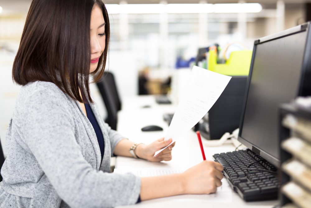 事業譲渡の基本的な会計処理や、のれんが発生した場合の仕訳をわかりやすく解説