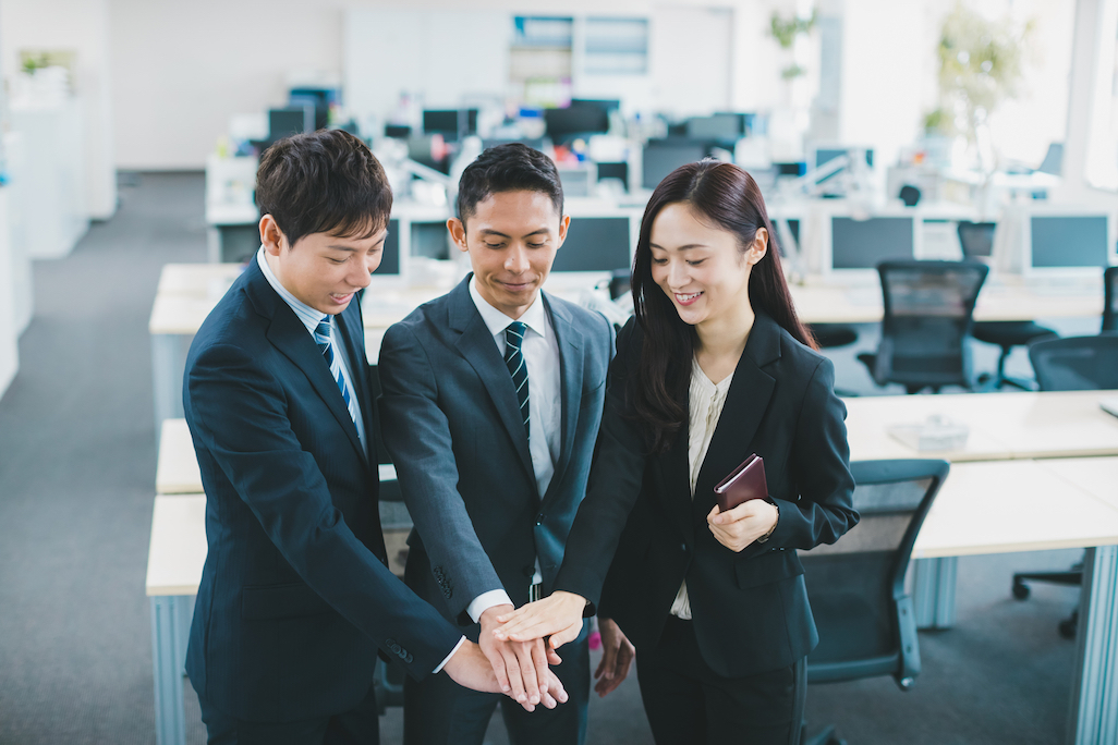 資本提携とは？業務提携との違いやメリット・デメリット、最新事例を解説