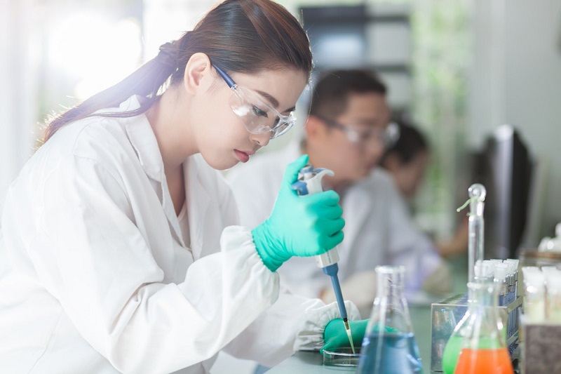 【2020年】化学業界の動向とM&A事例9選