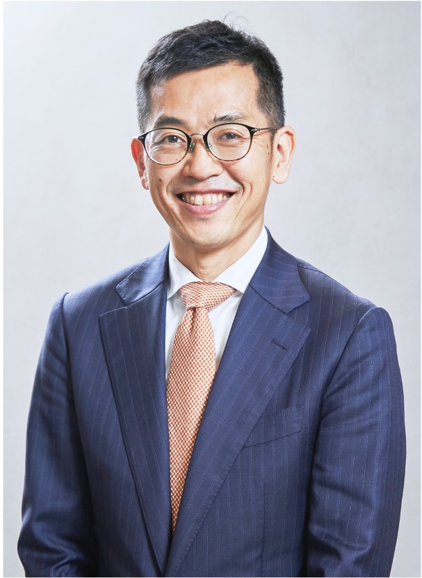 横手　彰太