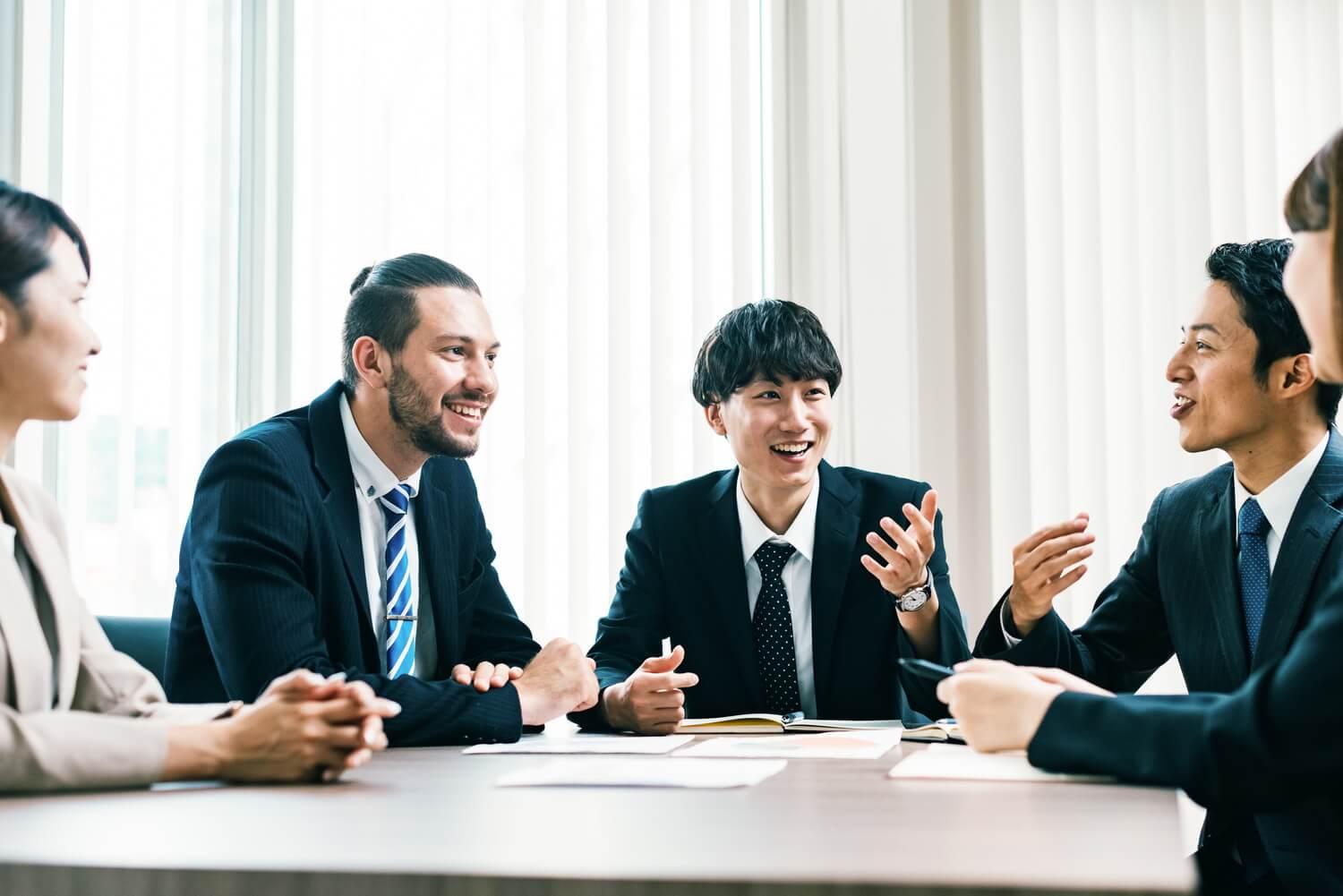 M&Aにおける合併とは？意味や手続き、種類の違いを解説