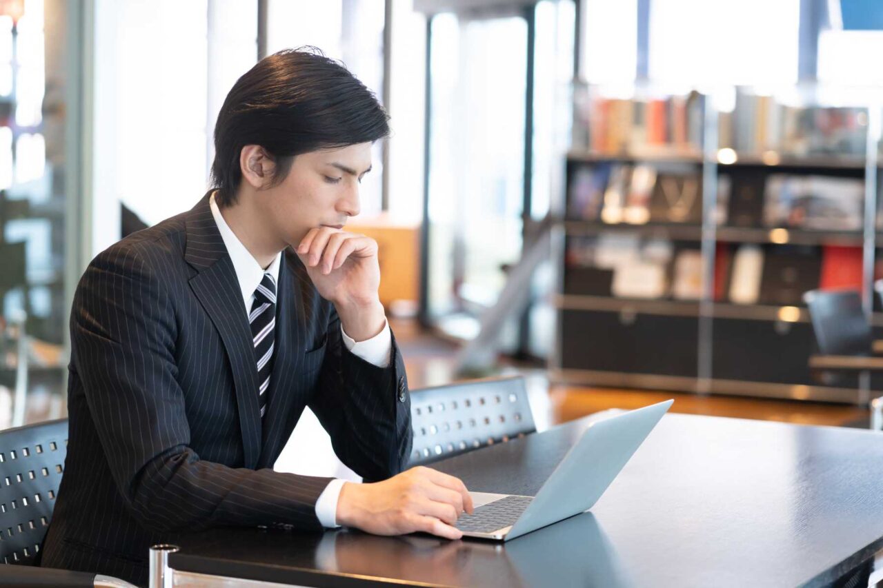 会社をたたむための費用はどのくらい必要か