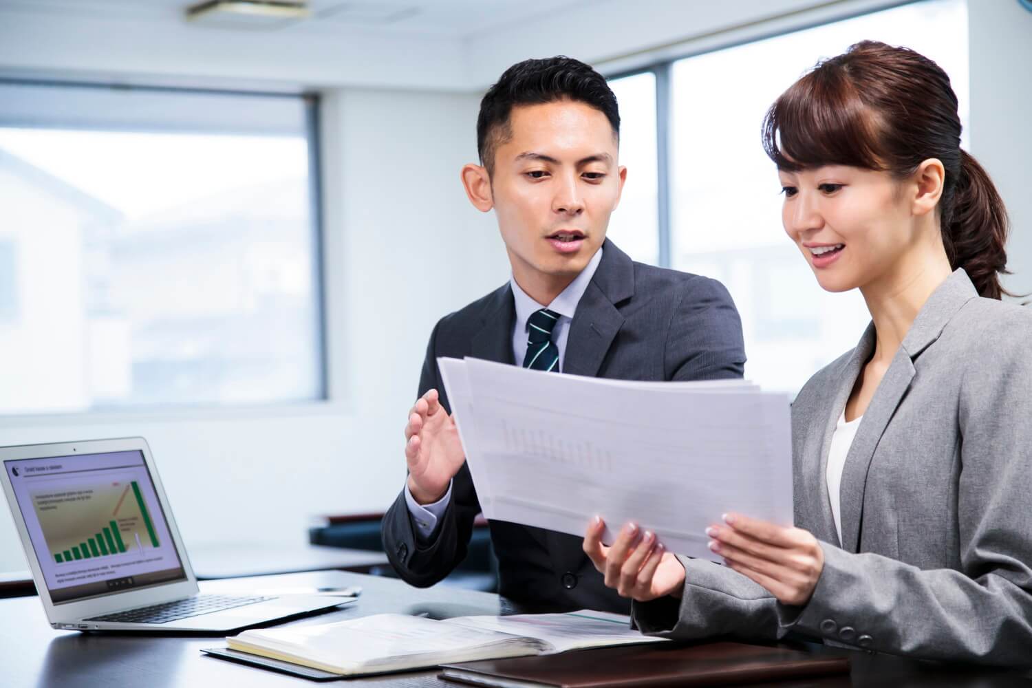 吸収合併の手続きに必要なこと　存続会社と消滅会社で利害を残さないために送るプロセス