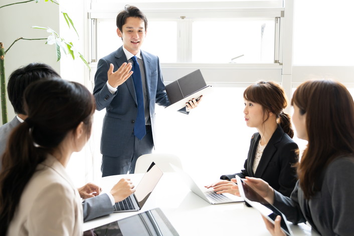 M&Aの売り手企業のメリットや、手続きの流れと課題やリスク軽減方法