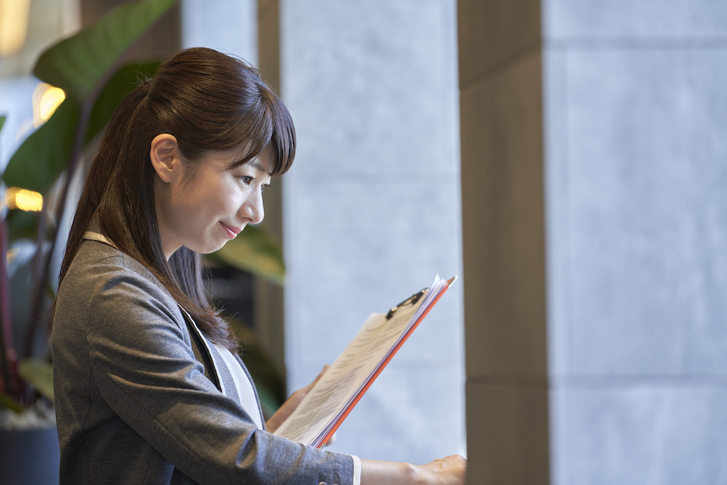 吸収合併時の労務手続きを解説。人事制度や雇用契約はどうなる？