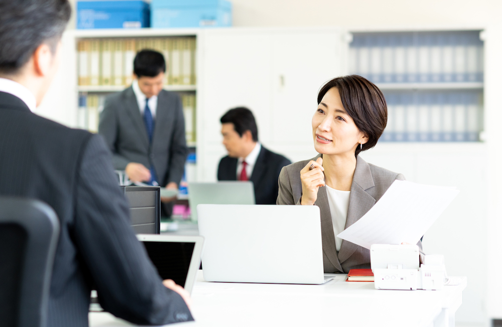 吸収合併時の労務手続きを解説。人事制度や雇用契約はどうなる？