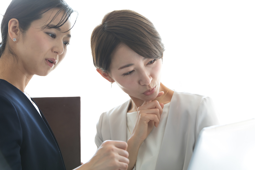 吸収合併時の労務手続きを解説。人事制度や雇用契約はどうなる？