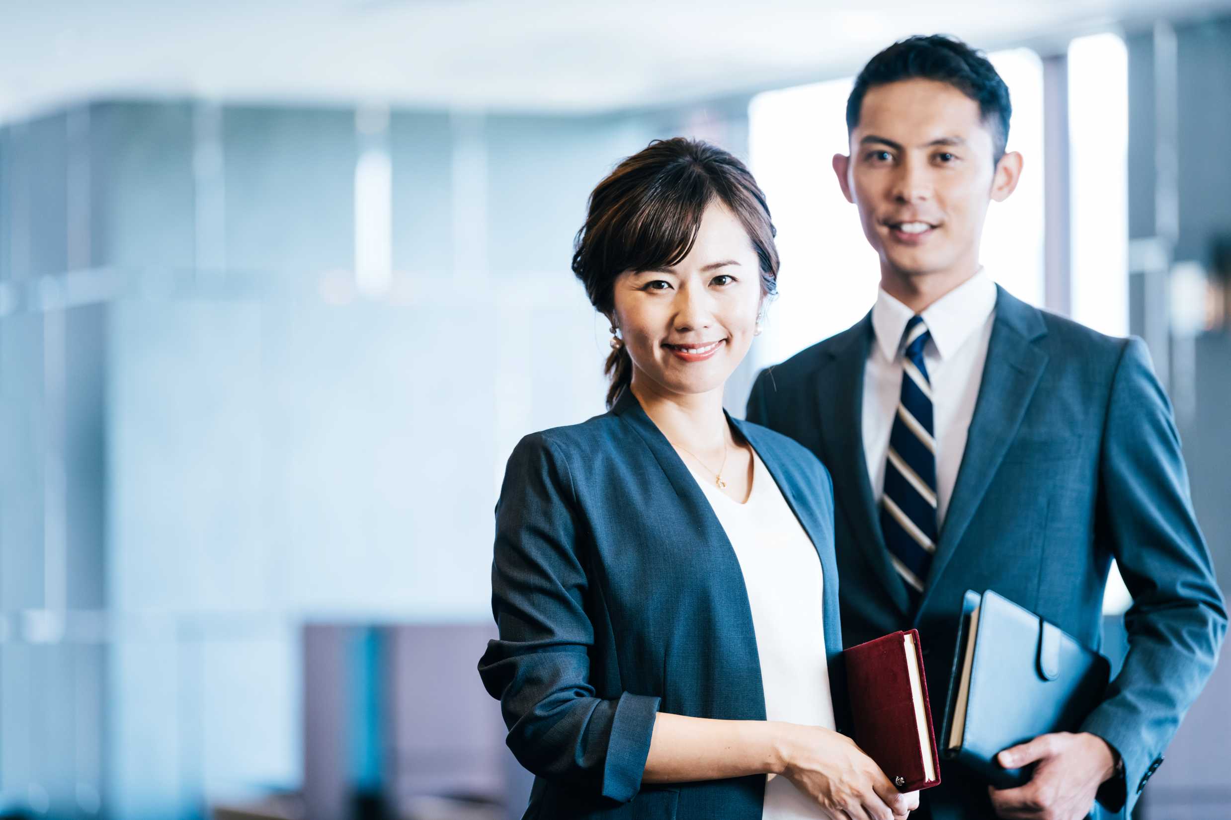 合併において契約は承継される？契約関係の注意点を解説