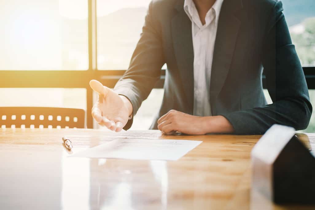 TOB（株式公開買付）とは？目的やメリット、友好的TOBと敵対的TOBの違い